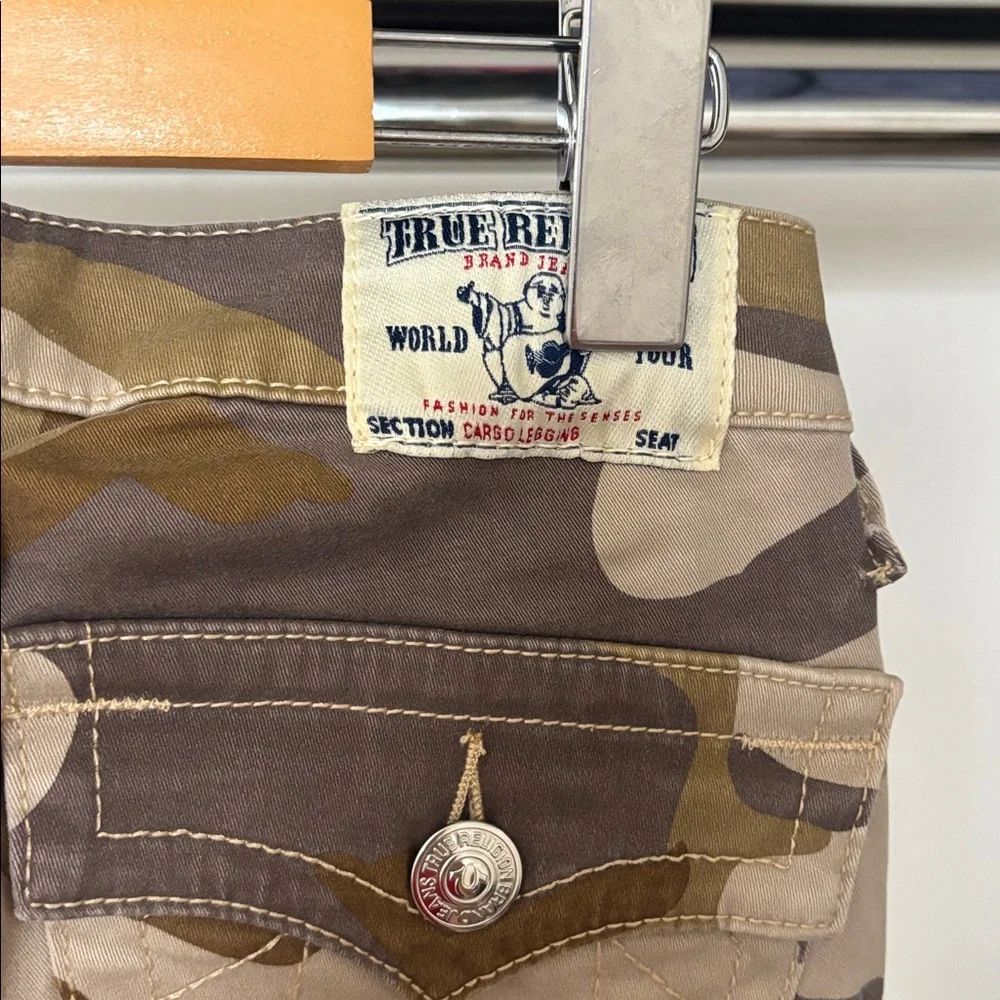 NWT True Religion- Camo Skinny Cargo Jeans - Picture 4 of 7